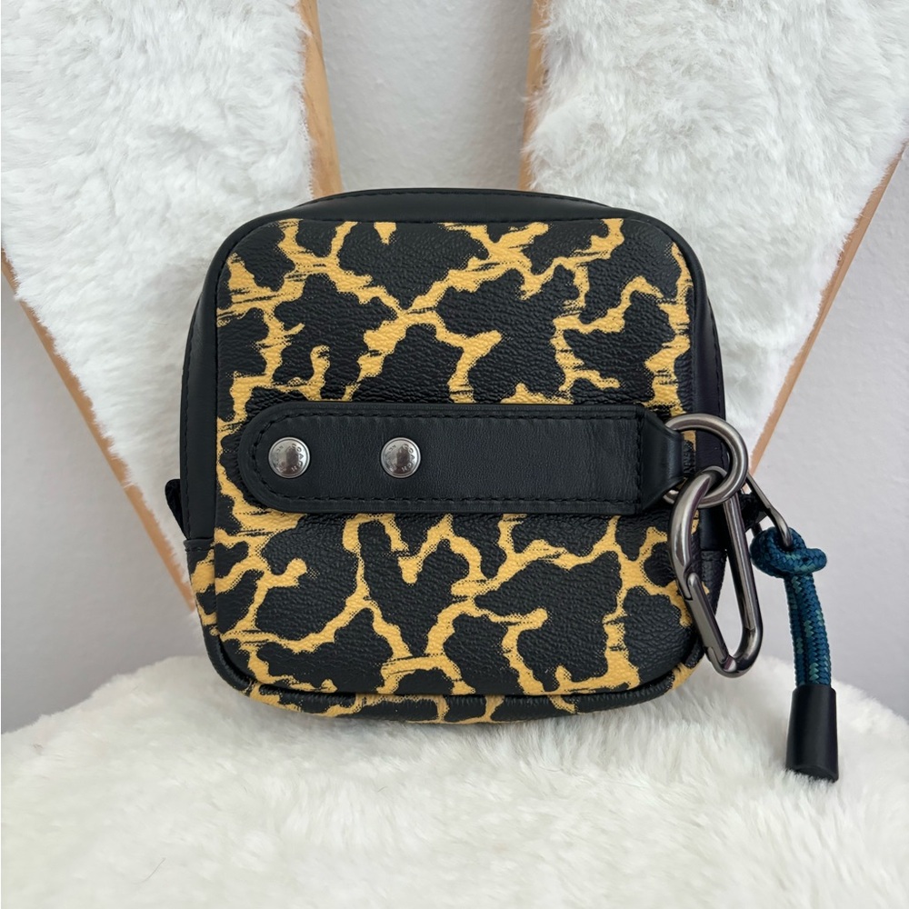 COACH x DISNEY collab Dumbo belt bag zipper pouch - Picture 2 of 4